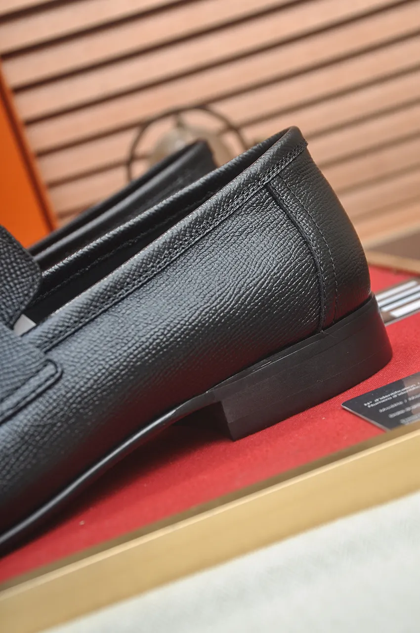Men's shoes💰540💶[HERMES] (cowhide lining)🍀Italian top luxury🍀He does not pursue novel styles and gorgeous colors, but attracts the favor of successful men with his flawless, elegant and classic style. Formal leather shoes This very comfortable, simple and stable style allows you to easily match any style! The pattern is absolutely 1:1 refined from the original case, and we strive for excellence in materials, imported cowhide + cowhide lining💪💪💪extraordinary texture👍! .Code number: 39-45 (45 customized)